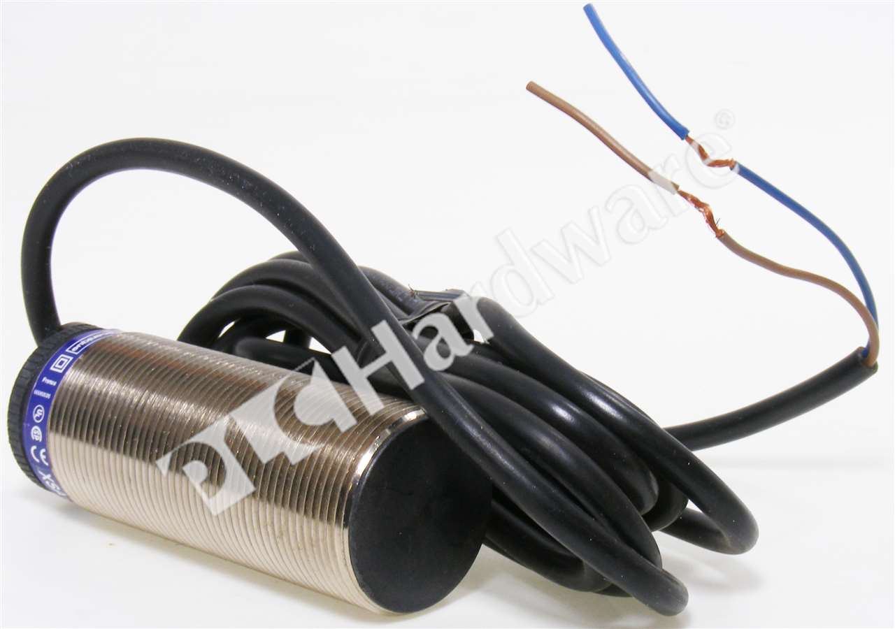 New Telemecanique XSAV 31151 XSAV Tubular Inductive Proximity Switch 110-120V AC